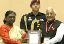 उज्जैन के सतीश दवे को राष्ट्रपति मुर्मू ने किया सम्मानित, पांच दशक की रंगयात्रा को मिला राष्ट्रीय पुरस्कार