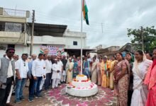 नगरी में विधायक अंबिका मरकाम ने फहराया तिरंगा, एकता और लोकतांत्रिक मूल्यों की रक्षा का लिया संकल्प
