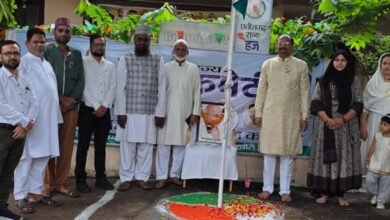 मिर्ज़ा एजाज़ बेग ने हज कमेटी कार्यालय में किया ध्वजारोहण