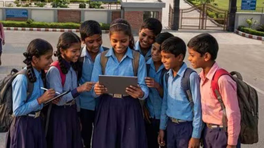 भारी बस्ता और मोबाइल की लत से बढ़ रही बच्चों में गर्दन-पीठ दर्द की समस्या भारी बस्ता और मोबाइल की लत से बढ़ रही बच्चों में गर्दन-पीठ दर्द की समस्या