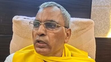 मुजफ्फरनगर जैसा दंगा शहर-शहर करवाना चाहते हैं?’ आजम खान के मुद्दे पर अखिलेश से भिड़े राजभर मुजफ्फरनगर जैसा दंगा शहर-शहर करवाना चाहते हैं?’ आजम खान के मुद्दे पर अखिलेश से भिड़े राजभर