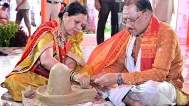 मुख्यमंत्री विष्णुदेव साय ने सावन सोमवार और नागपंचमी पर फलेश्वरनाथ महादेव की पूजा-अर्चना की मुख्यमंत्री विष्णुदेव साय ने सावन सोमवार और नागपंचमी पर फलेश्वरनाथ महादेव की पूजा-अर्चना की