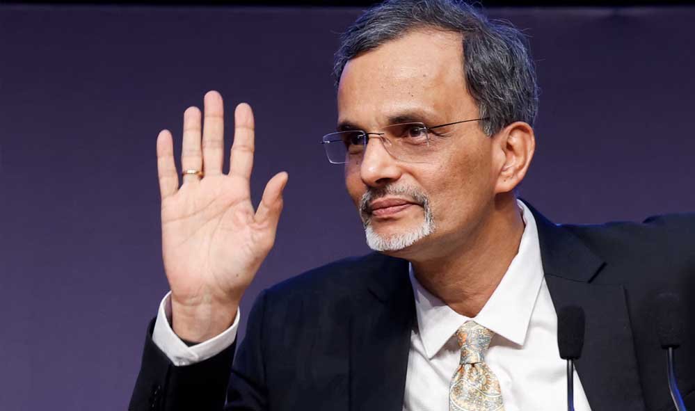 E20 पर बहस के बीच CEA वी. अनंत नागेश्वरन का सुझाव, पुरानी गाड़ियों के लिए वापस लाएं E10 पेट्रोल E20 पर बहस के बीच CEA वी. अनंत नागेश्वरन का सुझाव, पुरानी गाड़ियों के लिए वापस लाएं E10 पेट्रोल