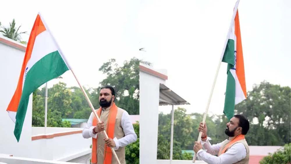 हर घर तिरंगा अभियान में सीएम सम्राट चौधरी ने फहराया तिरंगा, लोगों से की खास अपील हर घर तिरंगा अभियान में सीएम सम्राट चौधरी ने फहराया तिरंगा, लोगों से की खास अपील