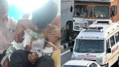 एंबुलेंस में खत्म हुई ऑक्सीजन, मां की गोद में तड़पते हुए बेटे ने तोड़ा दम; स्वास्थ्य व्यवस्था पर उठे सवाल