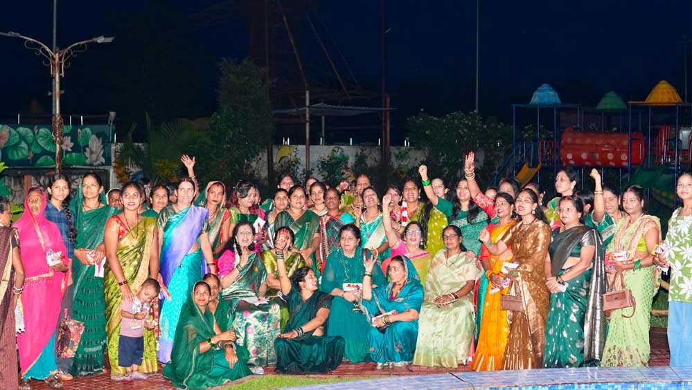 सावन की उमंग में झूमीं महिलाएं, महिला कांग्रेस ने मनाया सावन महोत्सव सावन की उमंग में झूमीं महिलाएं, महिला कांग्रेस ने मनाया सावन महोत्सव