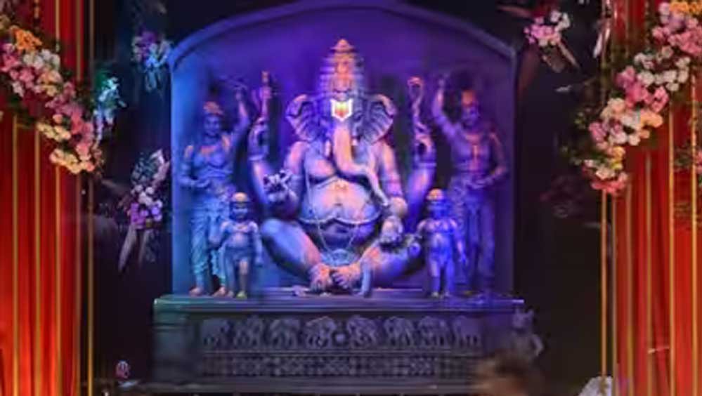 अस्थाई कनेक्शन लेकर ही झांकी-पंडाल की साज सज्जा करें : मंत्री तोमर अस्थाई कनेक्शन लेकर ही झांकी-पंडाल की साज सज्जा करें : मंत्री तोमर