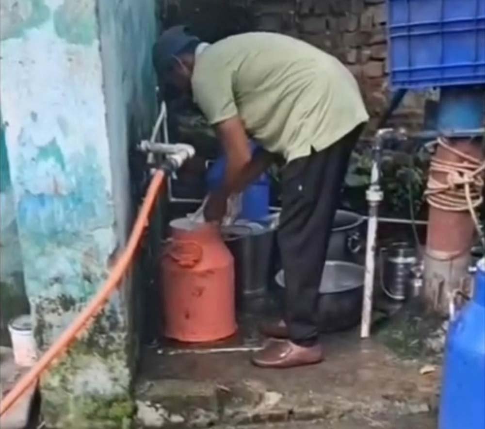रांची में नकली दूध बनाने का आरोप, वायरल वीडियो के बाद स्वास्थ्य विभाग ने गठित की जांच टीम रांची में नकली दूध बनाने का आरोप, वायरल वीडियो के बाद स्वास्थ्य विभाग ने गठित की जांच टीम