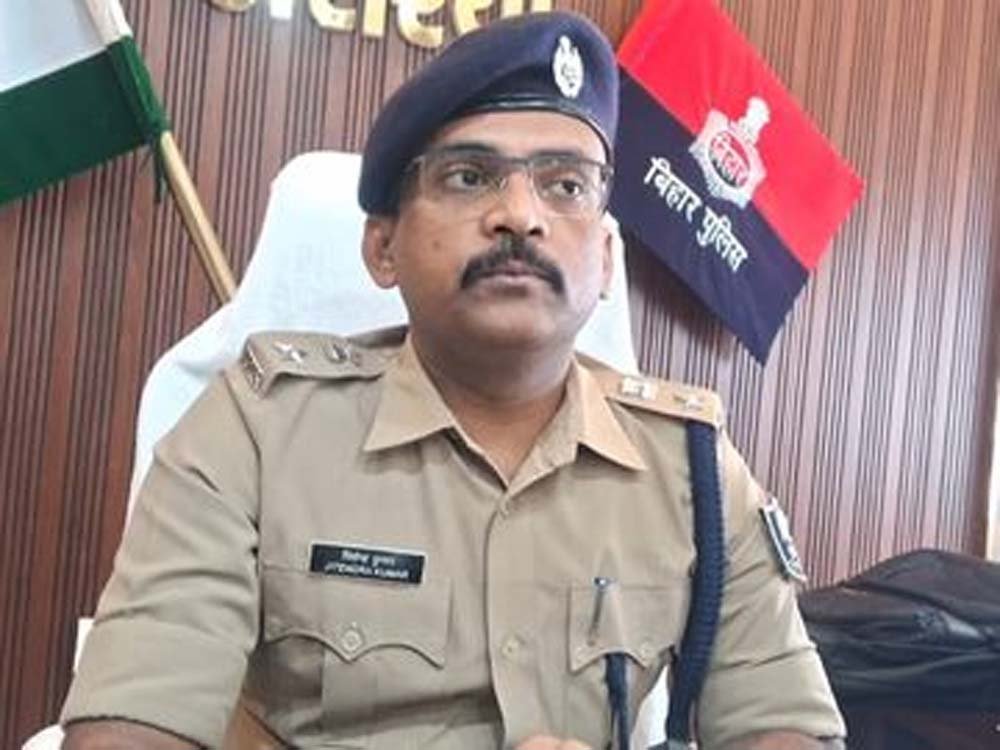 अररिया में नशा तस्करों को संरक्षण देने के आरोप में थानेदार निलंबित, दो लाइन हाजिर अररिया में नशा तस्करों को संरक्षण देने के आरोप में थानेदार निलंबित, दो लाइन हाजिर