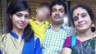 Bangladesh Hindu Family Murder: रंगपुर में एक ही हिंदू परिवार के 4 लोगों की हत्या, छत-सीढ़ियों-बेड के नीचे मिले शव Bangladesh Hindu Family Murder: रंगपुर में एक ही हिंदू परिवार के 4 लोगों की हत्या, छत-सीढ़ियों-बेड के नीचे मिले शव