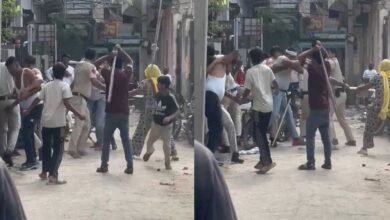दिल्ली में पुलिसकर्मियों पर जानलेवा हमला, आंखों में मिर्च पाउडर डालकर लाठी-डंडों से की पिटाई दिल्ली में पुलिसकर्मियों पर जानलेवा हमला, आंखों में मिर्च पाउडर डालकर लाठी-डंडों से की पिटाई