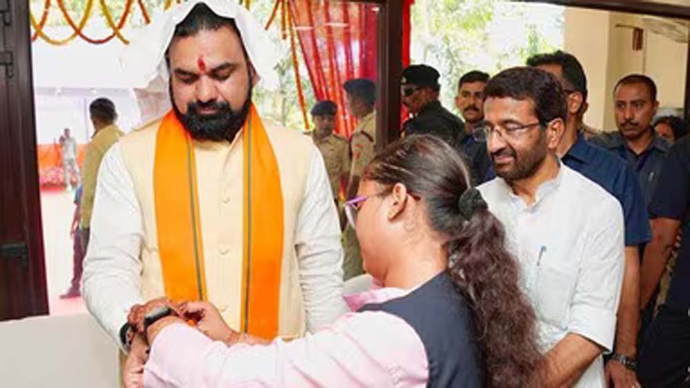 रक्षाबंधन पर बिहार की महिलाओं को बड़ी सौगात, 5 लाख जीविका दीदियों को मिले 600 करोड़ रुपये रक्षाबंधन पर बिहार की महिलाओं को बड़ी सौगात, 5 लाख जीविका दीदियों को मिले 600 करोड़ रुपये
