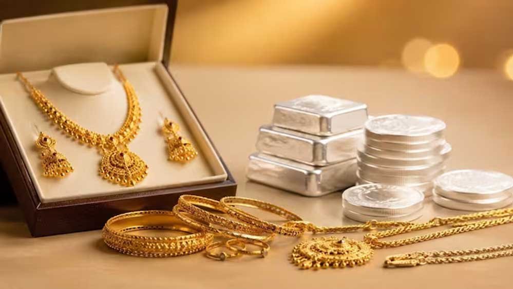 Silver Price Crash: चांदी की कीमत में अचानक बड़ी गिरावट, रिकॉर्ड हाई से इतनी सस्ती; जानें 10 ग्राम सोने का ताजा रेट