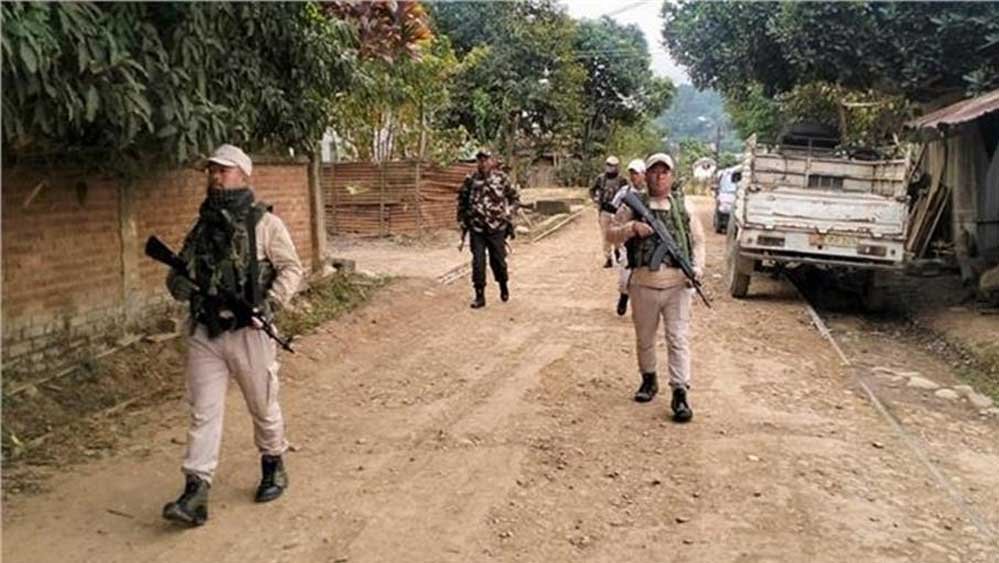 इंफाल पूर्व में पुलिस-सेना की बड़ी कार्रवाई, भारी मात्रा में हथियार बरामद; 3 उग्रवादी गिरफ्तार इंफाल पूर्व में पुलिस-सेना की बड़ी कार्रवाई, भारी मात्रा में हथियार बरामद; 3 उग्रवादी गिरफ्तार