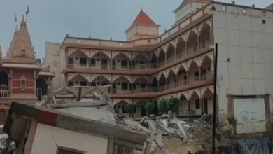 प्रयागराज में बड़ा हादसा! निर्माणाधीन स्वामी नारायण मंदिर का हिस्सा भरभराकर गिरा