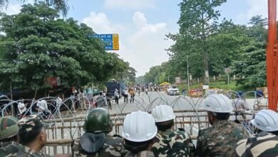 JPSC-JSSC आंदोलन के 18वें दिन छात्रों ने तोड़ी बैरिकेडिंग, विधानसभा की ओर बढ़ा कूच JPSC-JSSC आंदोलन के 18वें दिन छात्रों ने तोड़ी बैरिकेडिंग, विधानसभा की ओर बढ़ा कूच