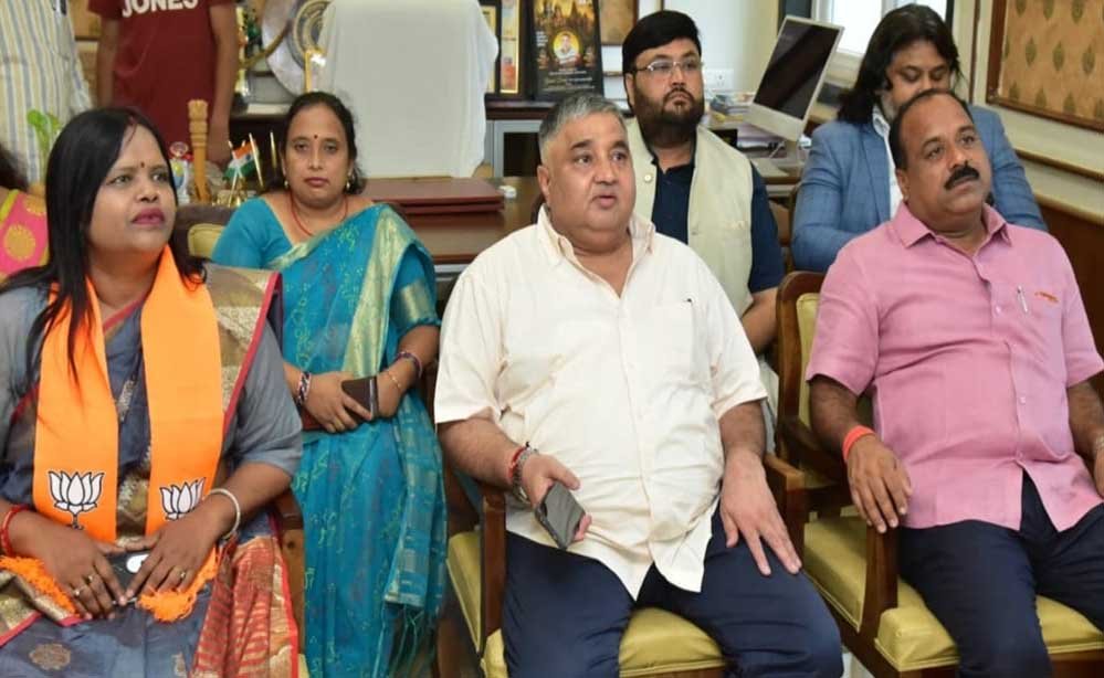 इतिहास, संस्कृति और स्वदेशी से आत्मनिर्भरता तक—‘मन की बात’ में देश की विकास यात्रा के विविध आयामों पर प्रधानमंत्री का प्रेरक संदेश इतिहास, संस्कृति और स्वदेशी से आत्मनिर्भरता तक—‘मन की बात’ में देश की विकास यात्रा के विविध आयामों पर प्रधानमंत्री का प्रेरक संदेश