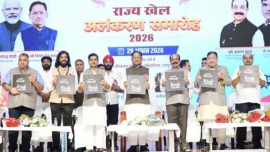 मुख्यमंत्री विष्णु देव साय ने खेलों पर आधारित फोटो प्रदर्शनी और कॉफी टेबल बुक ‘हमारे खिलाड़ी’ का किया विमोचन