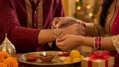 Raksha Bandhan 2026: 28 अगस्त को ही क्यों बांधी जाएगी राखी? जानें भद्रा और ग्रहण का असर Raksha Bandhan 2026: 28 अगस्त को ही क्यों बांधी जाएगी राखी? जानें भद्रा और ग्रहण का असर