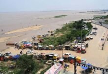 पटना में गंगा का जलस्तर घटा, फिर भी खतरे के निशान से ऊपर; दियारा इलाकों में पानी जमा