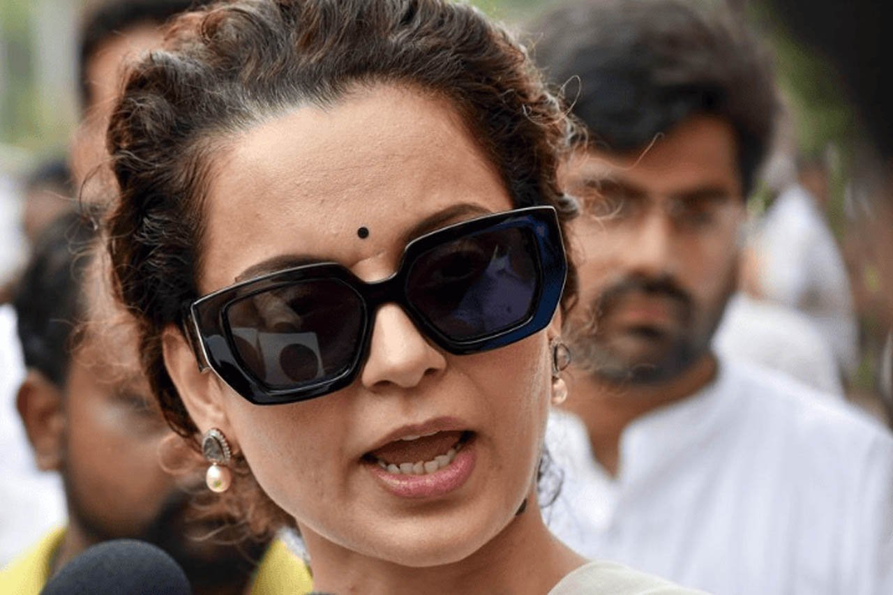 ‘हिंदुत्व से जुड़ रहीं बेटियां ही निशाने पर क्यों?’ कंगना रनौत का नया बयान, धर्म परिवर्तन पर उठाए सवाल ‘हिंदुत्व से जुड़ रहीं बेटियां ही निशाने पर क्यों?’ कंगना रनौत का नया बयान, धर्म परिवर्तन पर उठाए सवाल