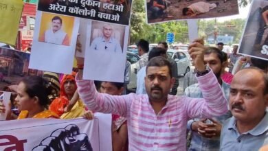 भोपाल में अवैध दुकानों पर कार्रवाई को लेकर रहवासियों ने निगम पर उठाए सवाल भोपाल में अवैध दुकानों पर कार्रवाई को लेकर रहवासियों ने निगम पर उठाए सवाल