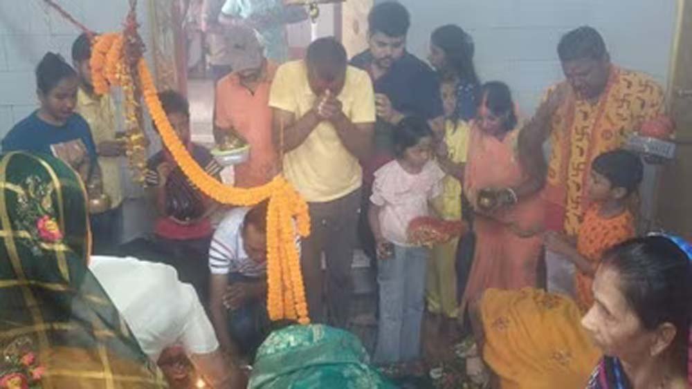 सावन की अंतिम सोमवारी पर सिंहेश्वरनाथ मंदिर में हादसा, अफरातफरी में 5 श्रद्धालु घायल सावन की अंतिम सोमवारी पर सिंहेश्वरनाथ मंदिर में हादसा, अफरातफरी में 5 श्रद्धालु घायल