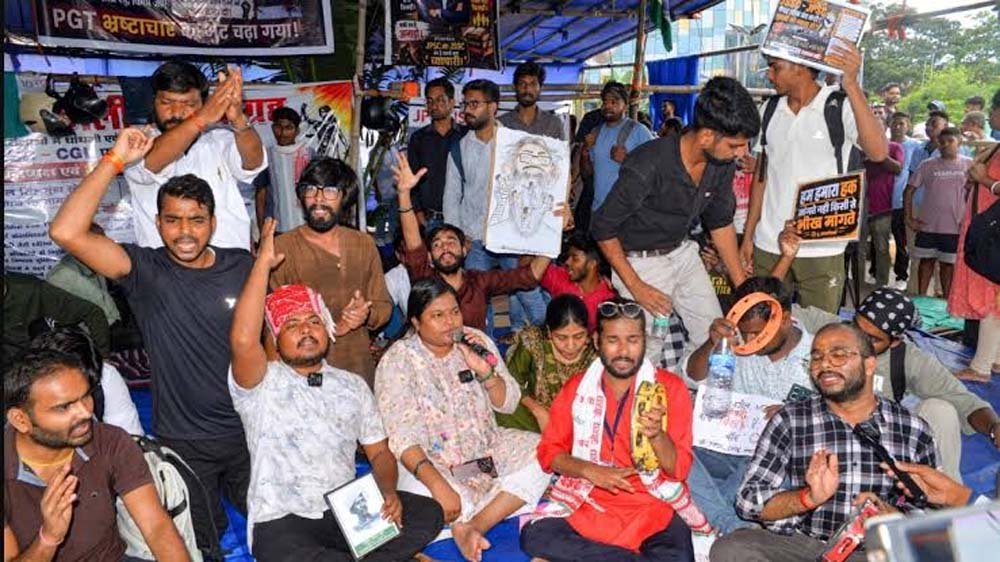 JPSC-JSSC विवाद: छात्रों और सरकार के बीच बातचीत से समाधान की उम्मीद JPSC-JSSC विवाद: छात्रों और सरकार के बीच बातचीत से समाधान की उम्मीद