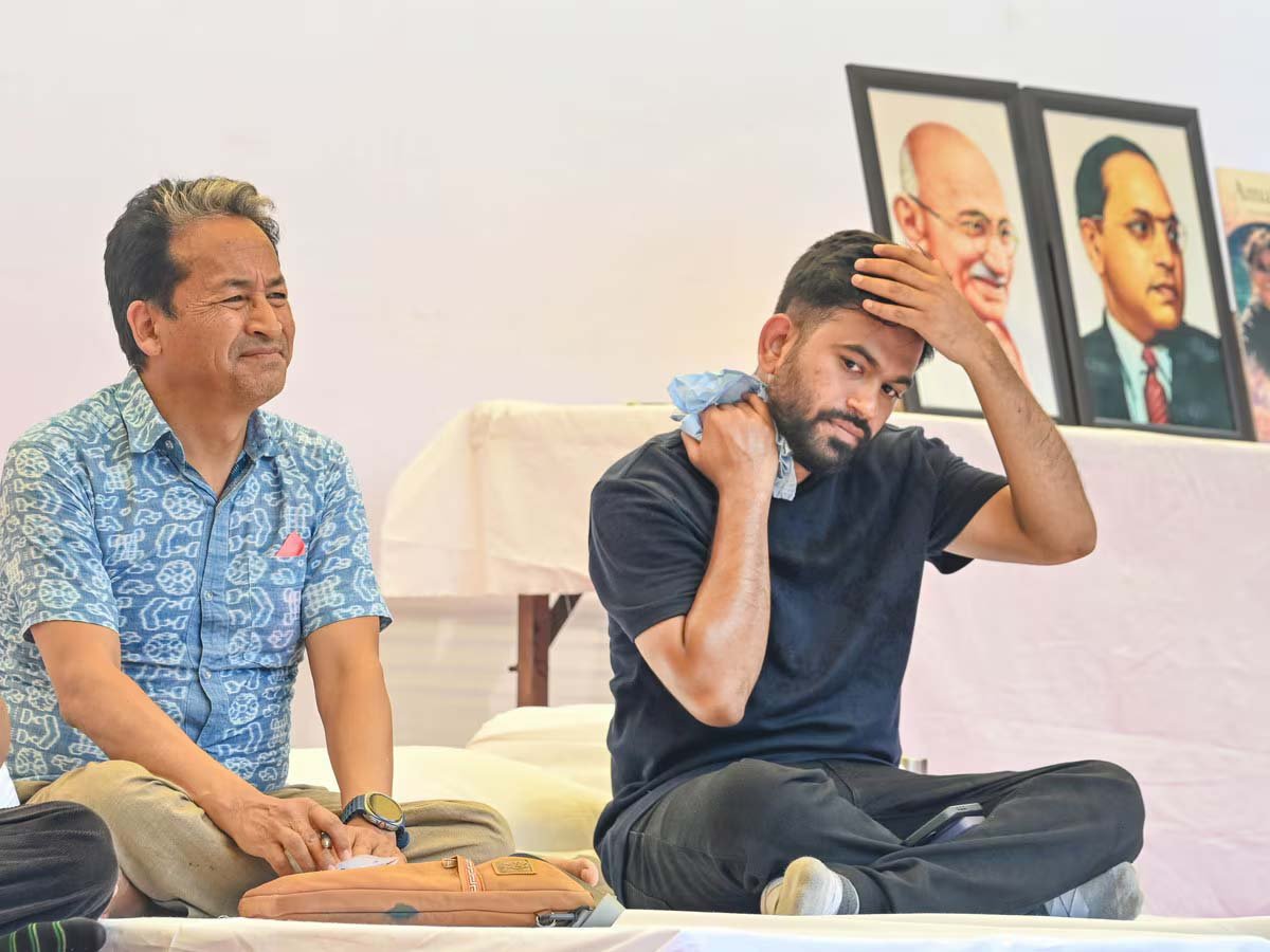 ‘खून से लिखकर गारंटी नहीं दे सकता कि भ्रष्ट नहीं होंगे’, CJP नेताओं पर सोनम वांगचुक का बड़ा बयान ‘खून से लिखकर गारंटी नहीं दे सकता कि भ्रष्ट नहीं होंगे’, CJP नेताओं पर सोनम वांगचुक का बड़ा बयान