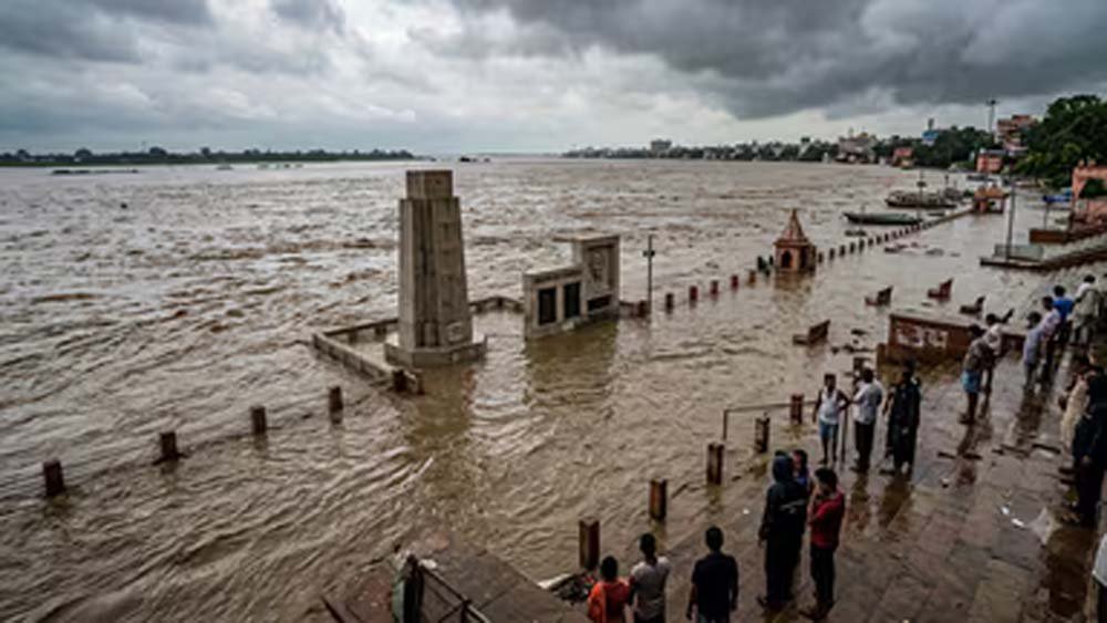 बिहार में गंगा-गंडक का कहर! पटना से भागलपुर तक बाढ़ का खतरा, बगहा में कटाव से दहशत बिहार में गंगा-गंडक का कहर! पटना से भागलपुर तक बाढ़ का खतरा, बगहा में कटाव से दहशत