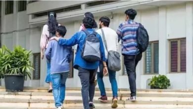झारखंड की उच्च शिक्षा में पिछड़ापन बरकरार, 1 लाख आबादी पर सिर्फ 9 कॉलेज; 48 छात्रों पर एक शिक्षक झारखंड की उच्च शिक्षा में पिछड़ापन बरकरार, 1 लाख आबादी पर सिर्फ 9 कॉलेज; 48 छात्रों पर एक शिक्षक