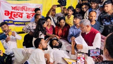 झारखंड के आंदोलनकारी छात्रों की नई मांग, बोले- CM से सीधे होगी बातचीत, मीडिया भी रहे मौजूद झारखंड के आंदोलनकारी छात्रों की नई मांग, बोले- CM से सीधे होगी बातचीत, मीडिया भी रहे मौजूद