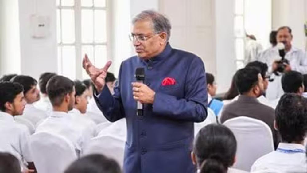 CEC ज्ञानेश कुमार की यूपी से अपील, 2027 में बंगाल का 93.7% मतदान रिकॉर्ड तोड़ें CEC ज्ञानेश कुमार की यूपी से अपील, 2027 में बंगाल का 93.7% मतदान रिकॉर्ड तोड़ें