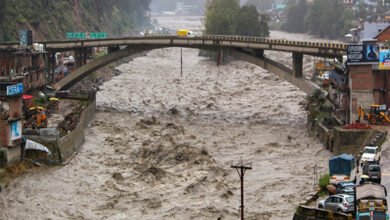 हिमाचल में बारिश का कहर, 145 सड़कें बंद और 224 ट्रांसफार्मर ठप; अगले 48 घंटे भारी पड़ सकते हैं हिमाचल में बारिश का कहर, 145 सड़कें बंद और 224 ट्रांसफार्मर ठप; अगले 48 घंटे भारी पड़ सकते हैं