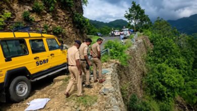 देवप्रयाग-पौड़ी रोड पर भीषण हादसा, 250 फीट गहरी खाई में गिरी बोलेरो; एक ही परिवार के 5 लोगों की मौत
