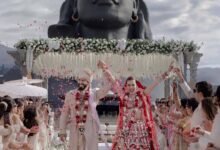 पलक पुरसवानी का ससुराल में ग्रैंड गृह प्रवेश, पति संग दिखा प्यार