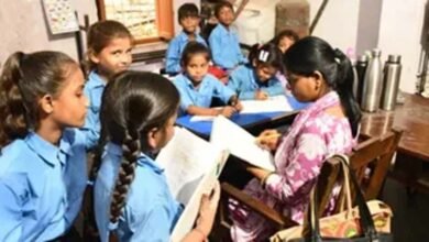 स्कूलों की बदहाली के वीडियो पर सख्ती, प्रयागराज में भ्रामक पोस्ट करने वालों पर FIR की तैयारी
