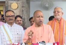 यूपी विधानसभा सत्र हंगामे की भेंट, सीएम योगी बोले- विपक्ष का आचरण शर्मनाक