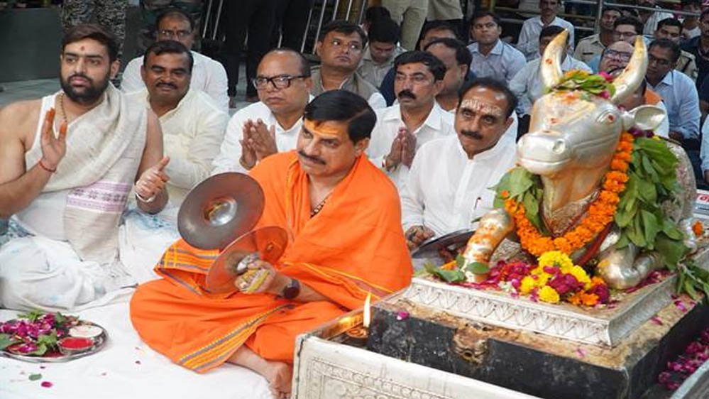 मुख्यमंत्री डॉ. यादव भगवान महाकालेश्वर की शयन आरती में सम्मिलित हुए मुख्यमंत्री डॉ. यादव भगवान महाकालेश्वर की शयन आरती में सम्मिलित हुए
