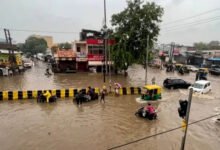 दिल्ली में बारिश ने तोड़ा 15 साल का रिकॉर्ड, 7 डिग्री गिरा पारा; गुरुग्राम में आज रेड अलर्ट दिल्ली में बारिश ने तोड़ा 15 साल का रिकॉर्ड, 7 डिग्री गिरा पारा; गुरुग्राम में आज रेड अलर्ट