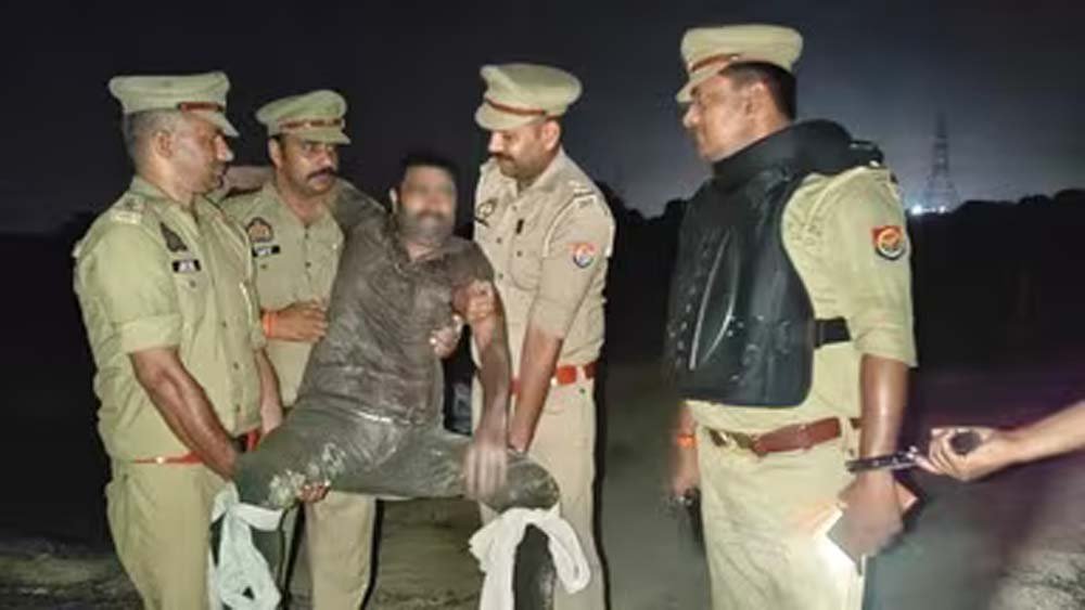 कानपुर में मुमताज हत्याकांड का मुख्य आरोपी रानू पुलिस मुठभेड़ में पैर में गोली लगने से गिरफ्तार कानपुर में मुमताज हत्याकांड का मुख्य आरोपी रानू पुलिस मुठभेड़ में पैर में गोली लगने से गिरफ्तार