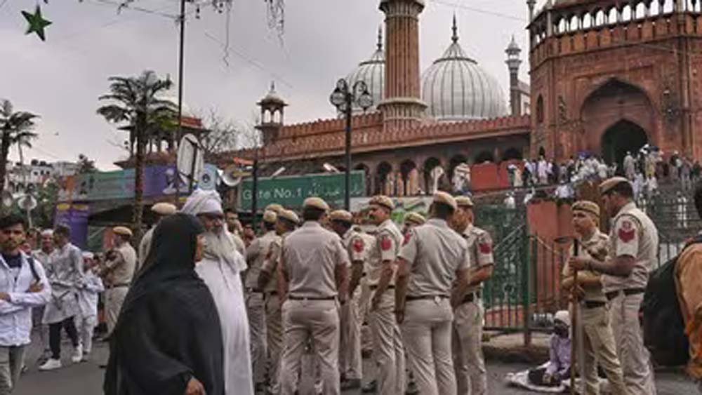 जामा मस्जिद के पास गरजा बुलडोजर, हाई कोर्ट के आदेश पर MCD ने हटाया अतिक्रमण जामा मस्जिद के पास गरजा बुलडोजर, हाई कोर्ट के आदेश पर MCD ने हटाया अतिक्रमण