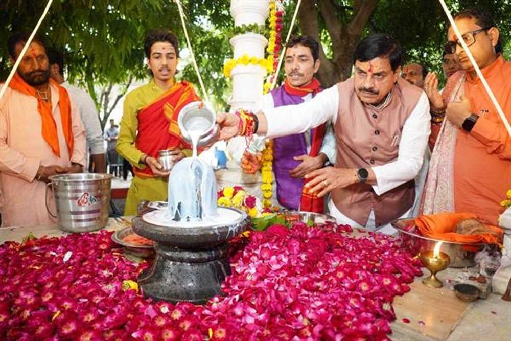 संतों के आशीर्वाद से मिलती है सद्कार्य की प्रेरणा : मुख्यमंत्री डॉ. यादव संतों के आशीर्वाद से मिलती है सद्कार्य की प्रेरणा : मुख्यमंत्री डॉ. यादव