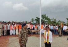 कर्रेगुट्टा पर पहुंची बस्तर तिरंगा यात्रा, उप मुख्यमंत्री  विजय शर्मा ने फहराया तिरंगा