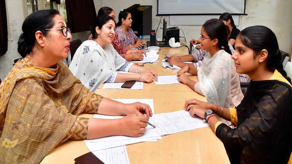 CG में NEET UG के तहत मेडिकल-डेंटल कॉलेजों की सीटें अलॉट, यहां देखें आवंटन CG में NEET UG के तहत मेडिकल-डेंटल कॉलेजों की सीटें अलॉट, यहां देखें आवंटन