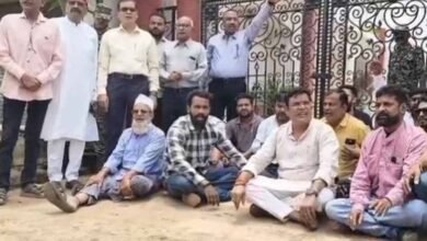ED की बड़ी कार्रवाई: रामगोपाल के बाद कारोबारी अनूप अग्रवाल के ठिकानों पर भी छापेमारी ED की बड़ी कार्रवाई: रामगोपाल के बाद कारोबारी अनूप अग्रवाल के ठिकानों पर भी छापेमारी