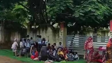 शिक्षकों की नियुक्ति की मांग को लेकर उतरे छात्र-पालक, युक्तियुक्तकरण पर भी उठाए सवाल