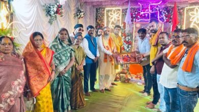 सांसद भोजराज नाग ने सिहावा-नगरी के प्रमुख शिव तीर्थों में की पूजा-अर्चना सांसद भोजराज नाग ने सिहावा-नगरी के प्रमुख शिव तीर्थों में की पूजा-अर्चना