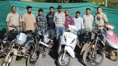 7 जुआरियों पर पुलिस की कार्रवाई, ₹2.01 लाख की सामग्री और 6 दोपहिया वाहन जब्त