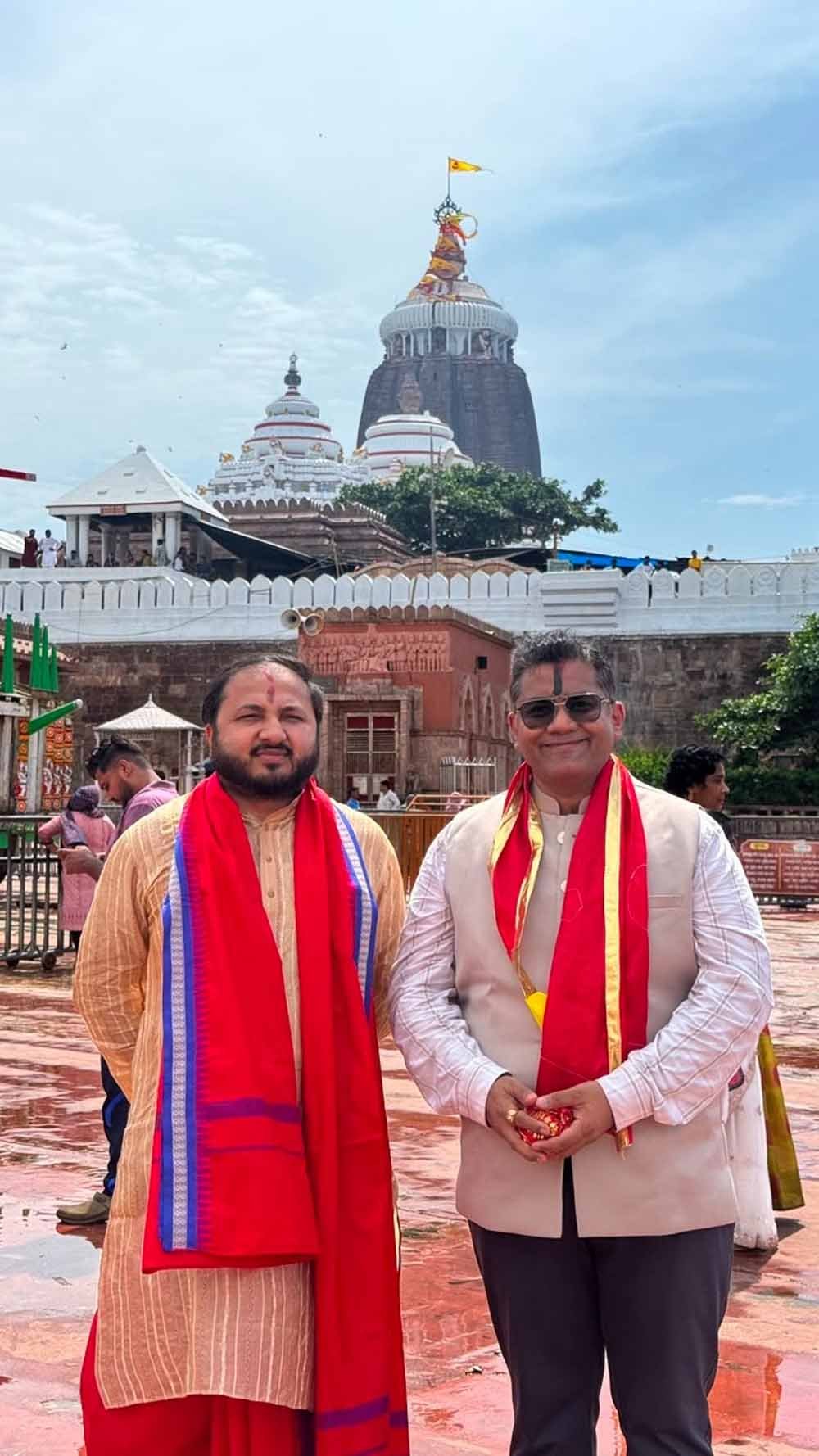 Raipur में भगवान जगन्नाथ के श्रीचरणों में श्रद्धालुओं की मनोकामनाएं समर्पित Raipur में भगवान जगन्नाथ के श्रीचरणों में श्रद्धालुओं की मनोकामनाएं समर्पित